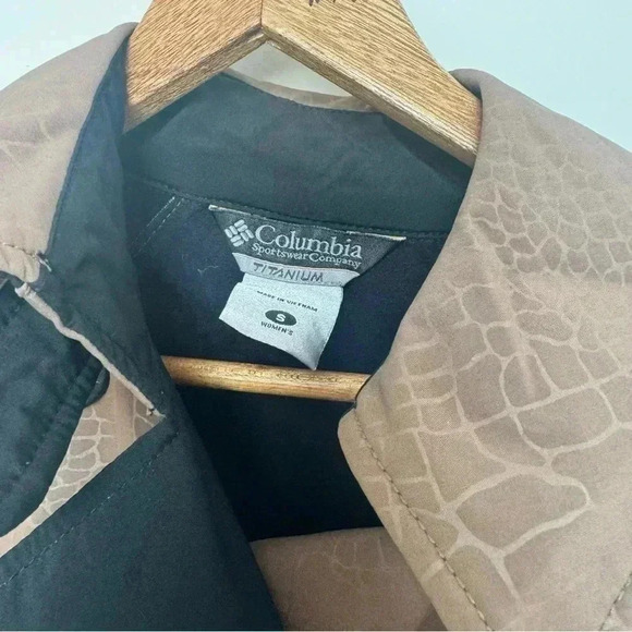 Columbia trench coat  S - Picture 4 of 6